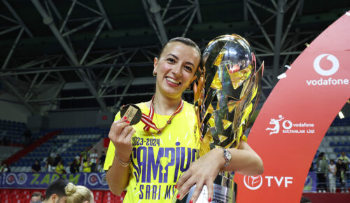 Fenerbahçe Opet Kadın Voleybol Takımımızın Menajeri Pelin Çelik, şampiyonluğu değerlendirdi